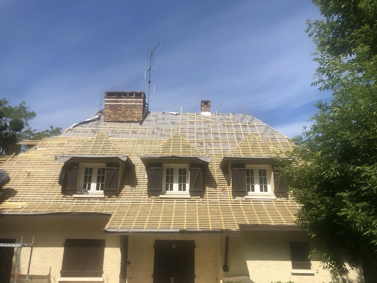 Préparation de la toiture et liteaux